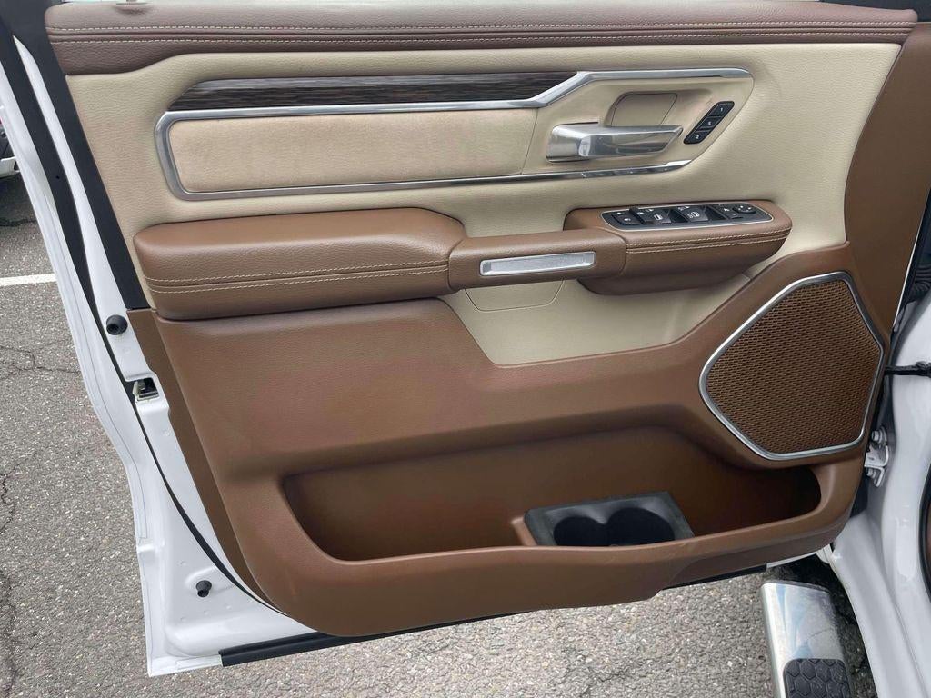 2020 RAM 1500 Laramie Crew Cab 4x4 64' Box