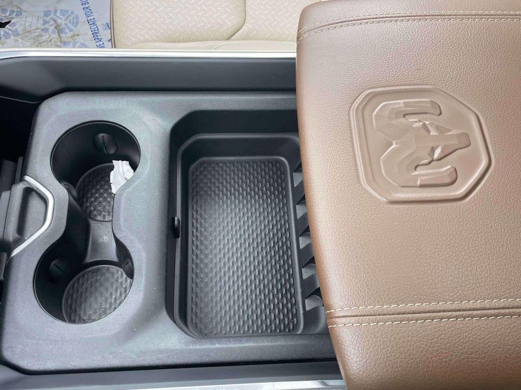 2020 RAM 1500 Laramie Crew Cab 4x4 64' Box