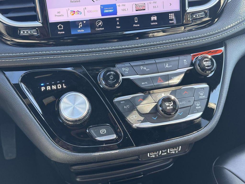 2024 Chrysler Pacifica Hybrid S Appearance Pkg