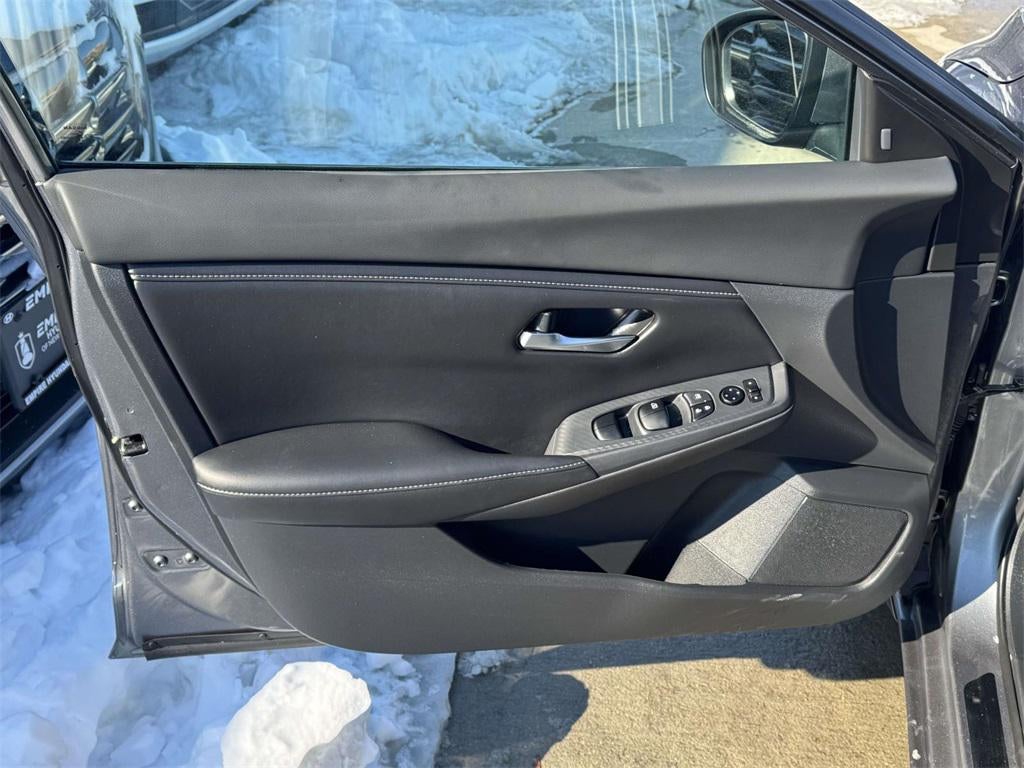 2022 Nissan Sentra SV Xtronic CVT