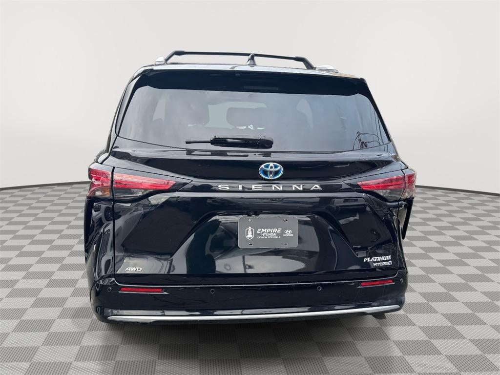 2023 Toyota Sienna Platinum