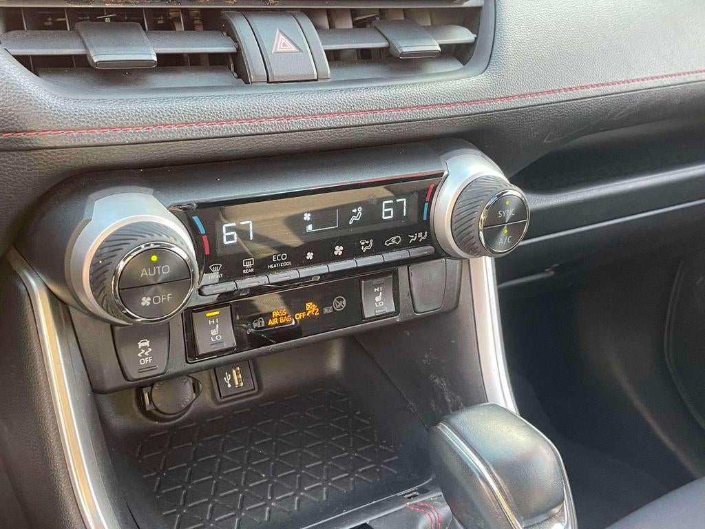 2024 Toyota RAV4 Prime SE