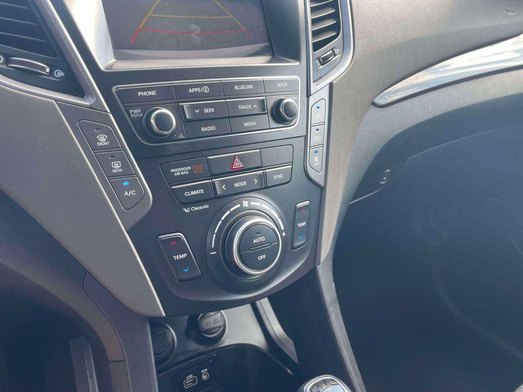 2017 Hyundai Santa Fe SE
