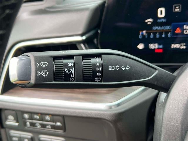 2025 Chevrolet Suburban LT