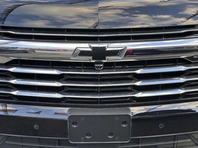 2025 Chevrolet Suburban 4WD LT