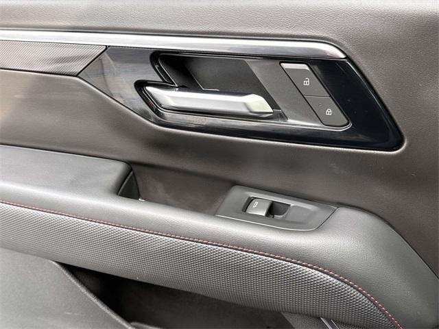 2025 Chevrolet Suburban 4WD RST