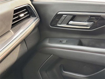 2025 Chevrolet Suburban 4WD RST