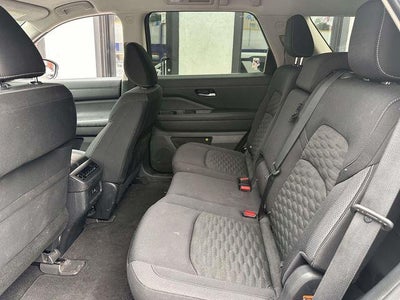 2022 Nissan Pathfinder S