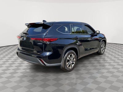 2022 Toyota Highlander Hybrid XLE