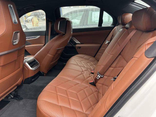 2023 BMW 760 760i xDrive