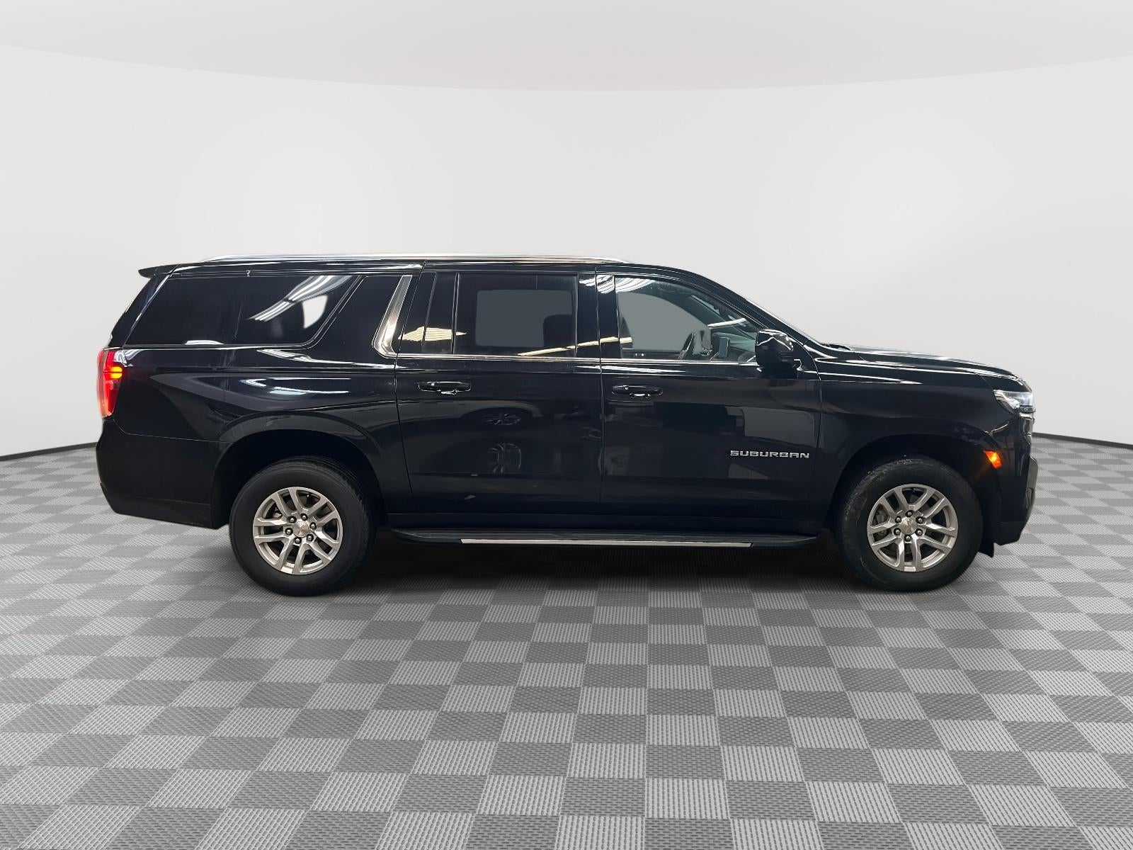 2024 Chevrolet Suburban 4WD LT