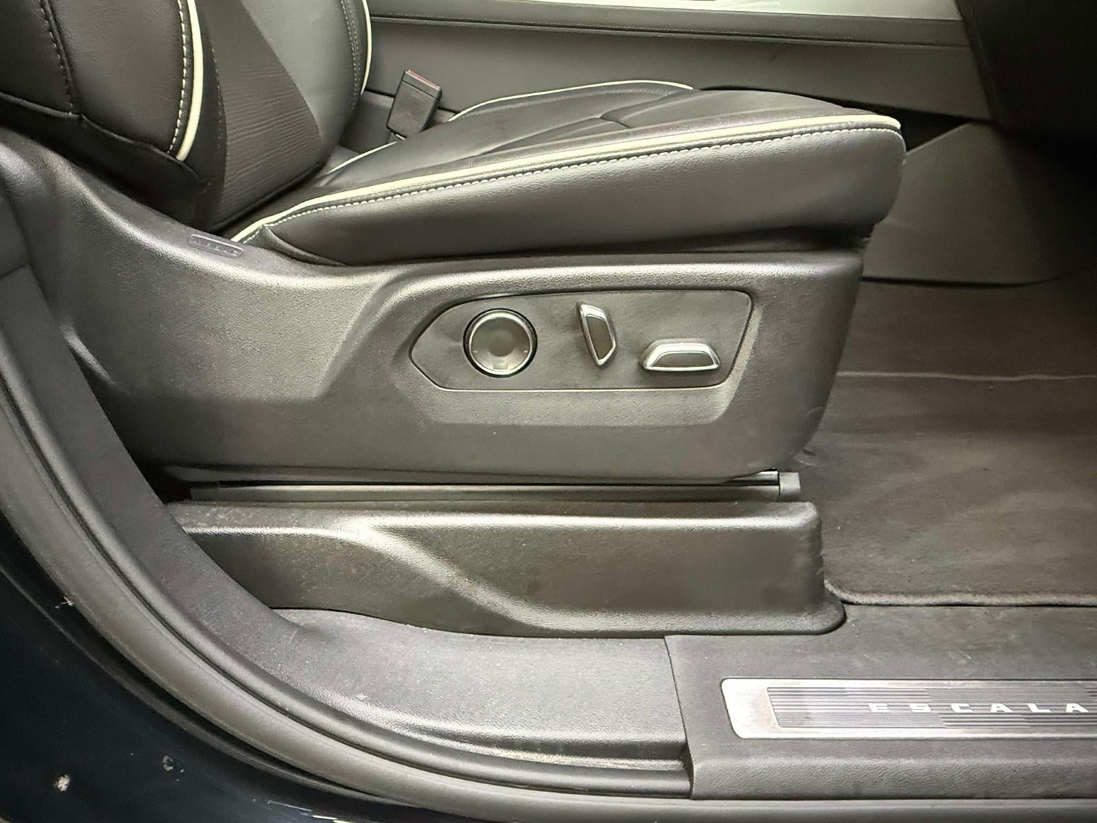2025 Cadillac Escalade ESV Sport