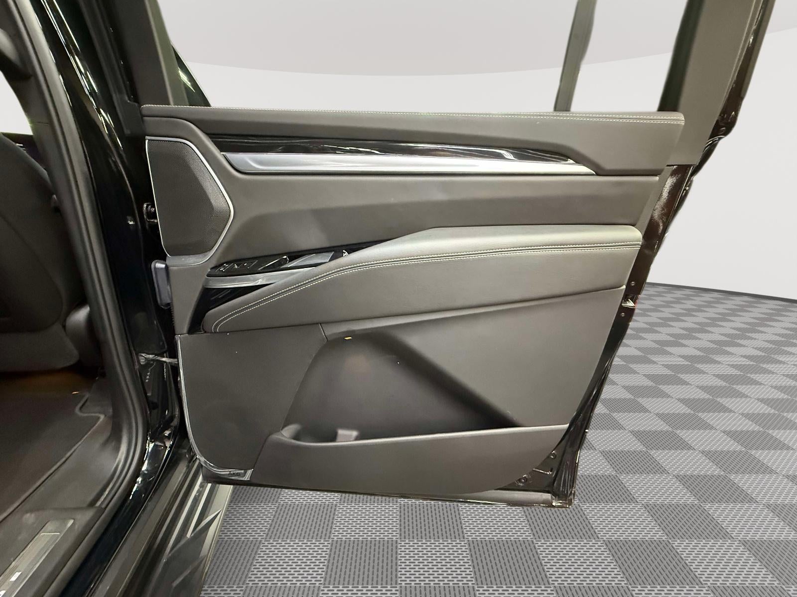 2025 Cadillac Escalade ESV Sport