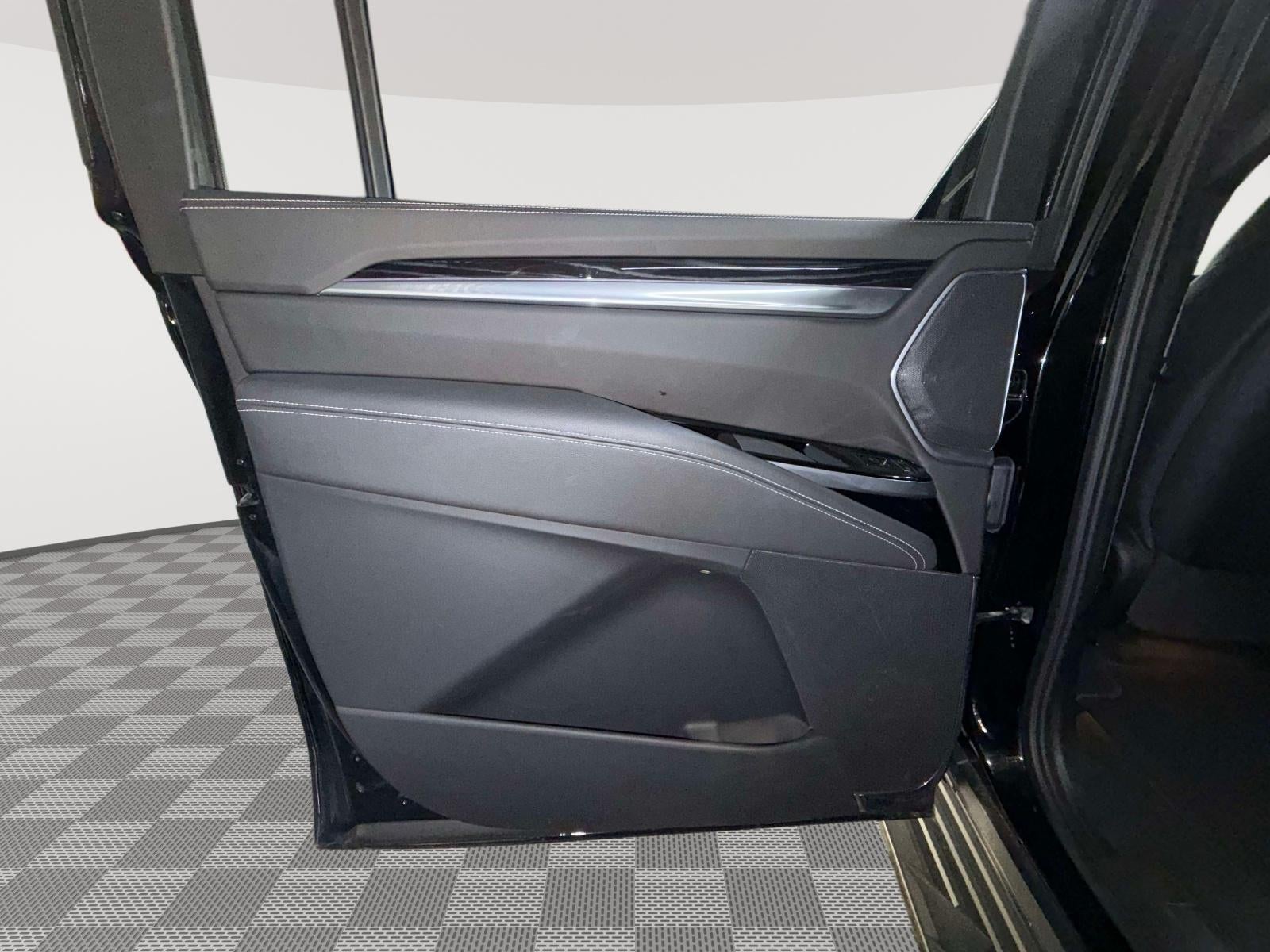 2025 Cadillac Escalade ESV Sport