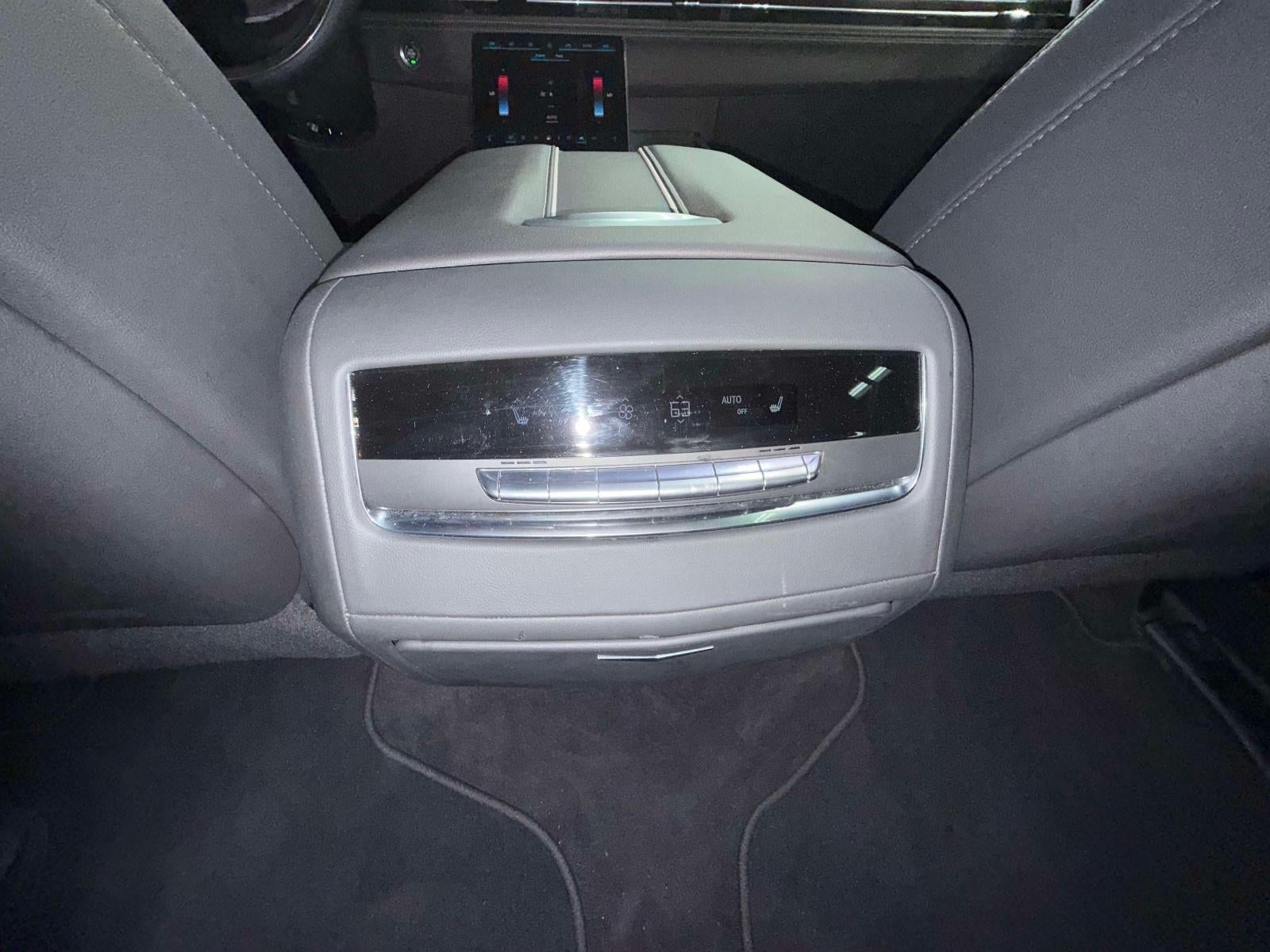 2025 Cadillac Escalade ESV Sport
