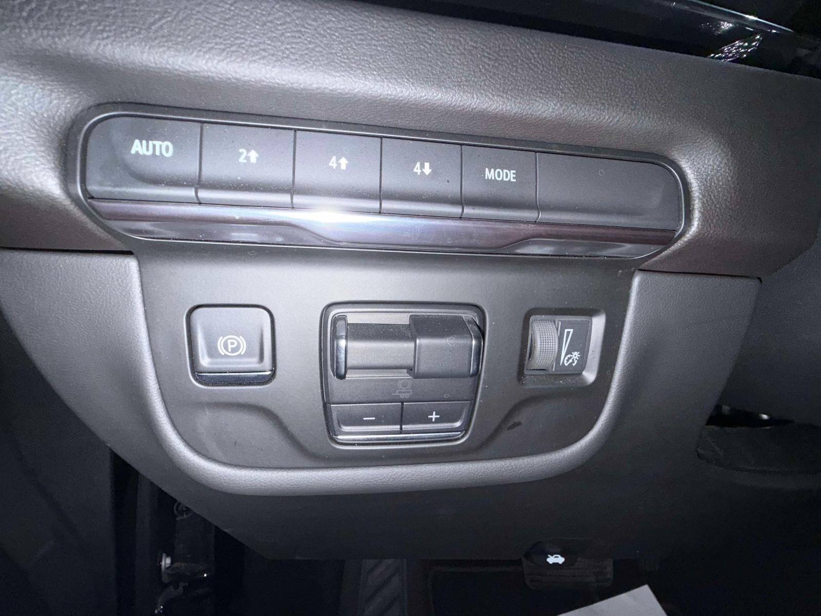 2025 Cadillac Escalade ESV Sport