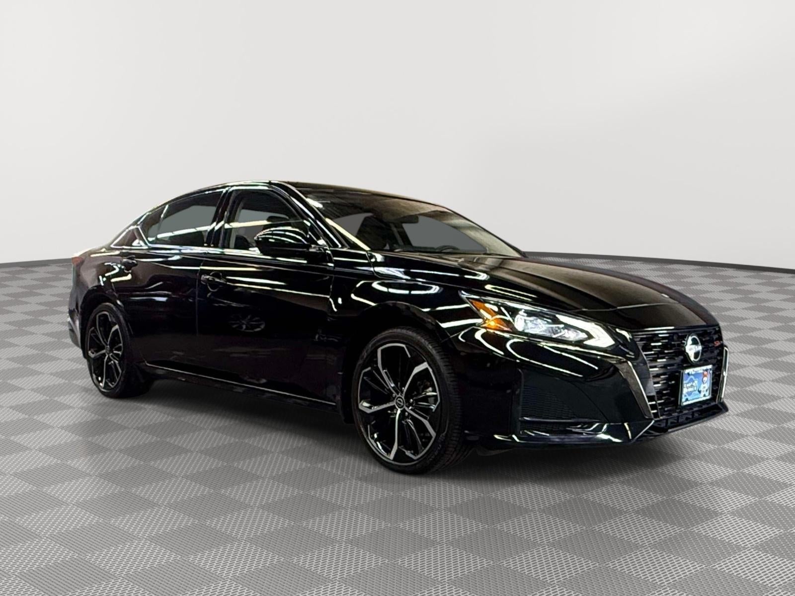 2023 Nissan Altima SR FWD