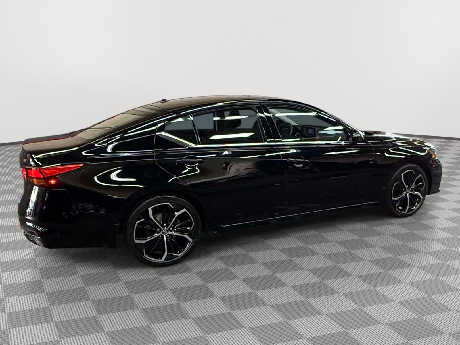 2023 Nissan Altima SR FWD