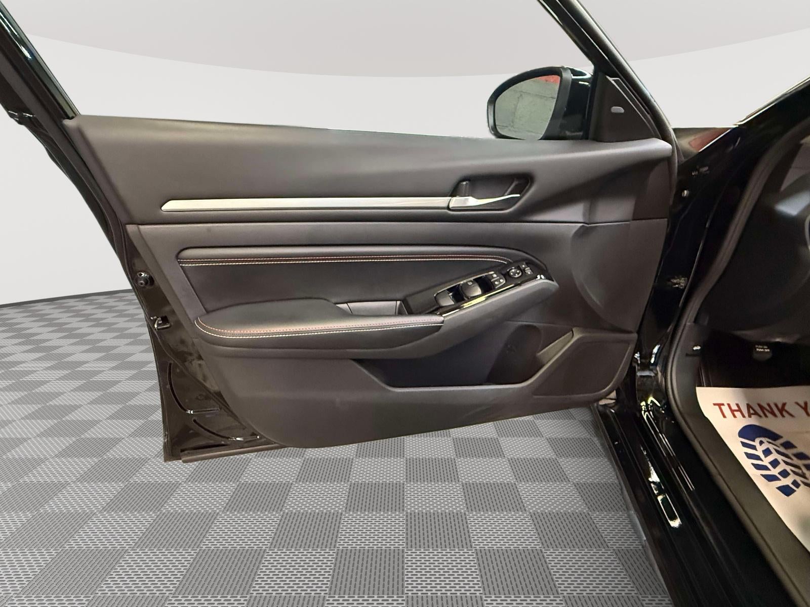 2023 Nissan Altima SR FWD