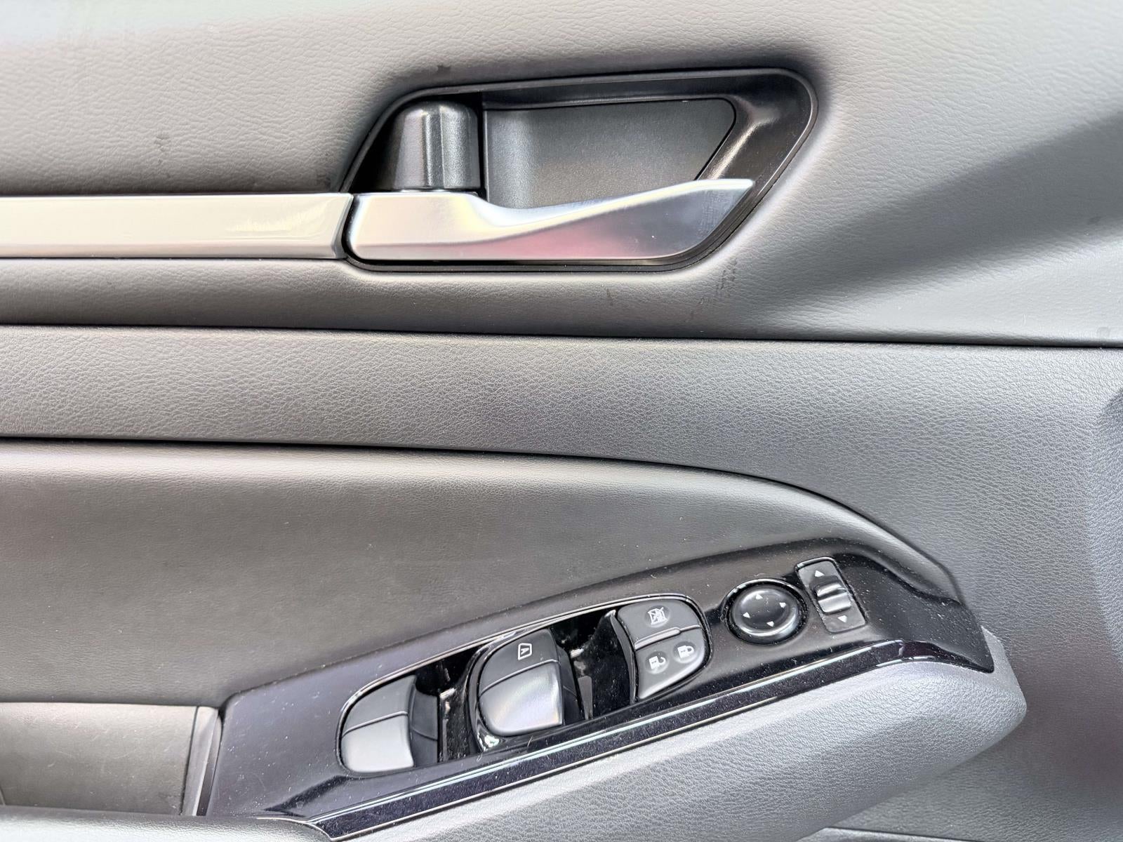 2023 Nissan Altima SV FWD