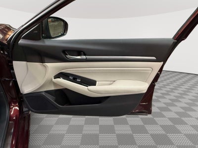 2023 Nissan Altima SL FWD