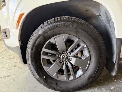 2025 Nissan Frontier Crew Cab SV 4x2