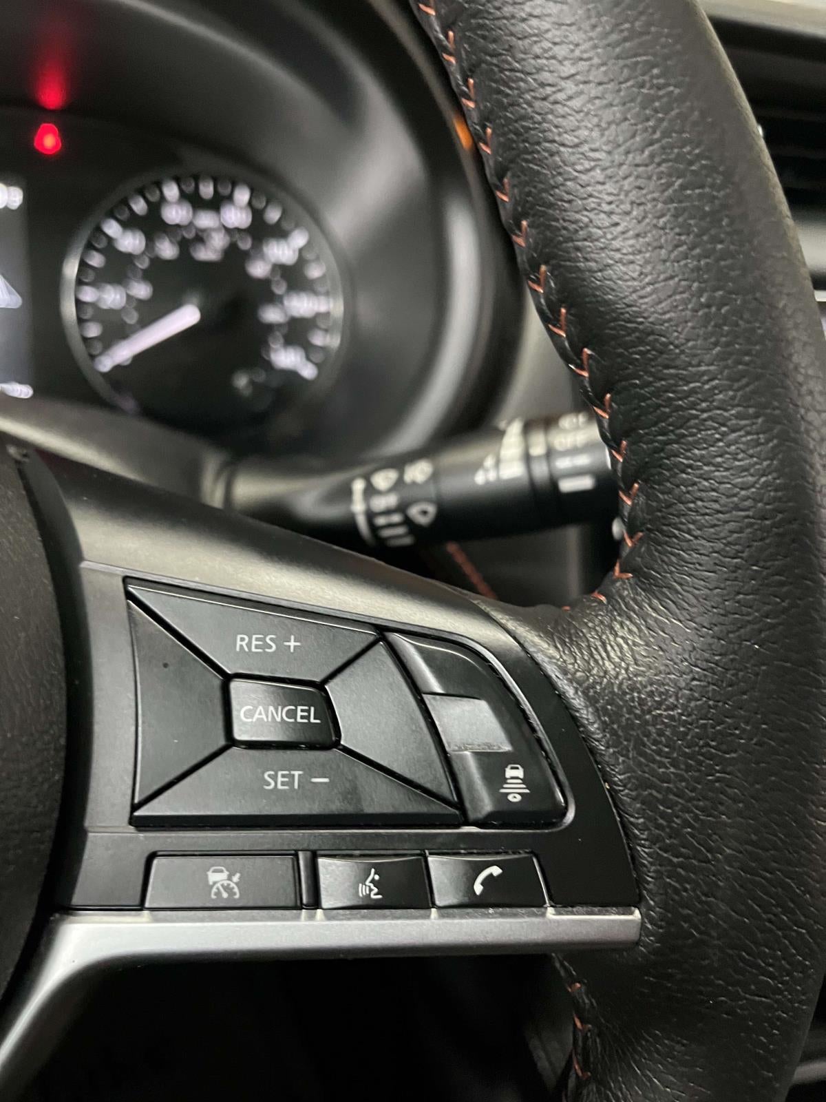 2023 Nissan Kicks SR Xtronic CVT