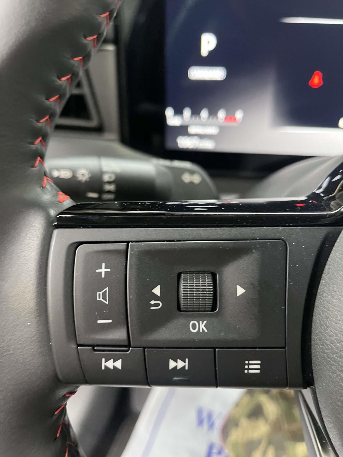 2025 Nissan Kicks SR Intelligent AWD