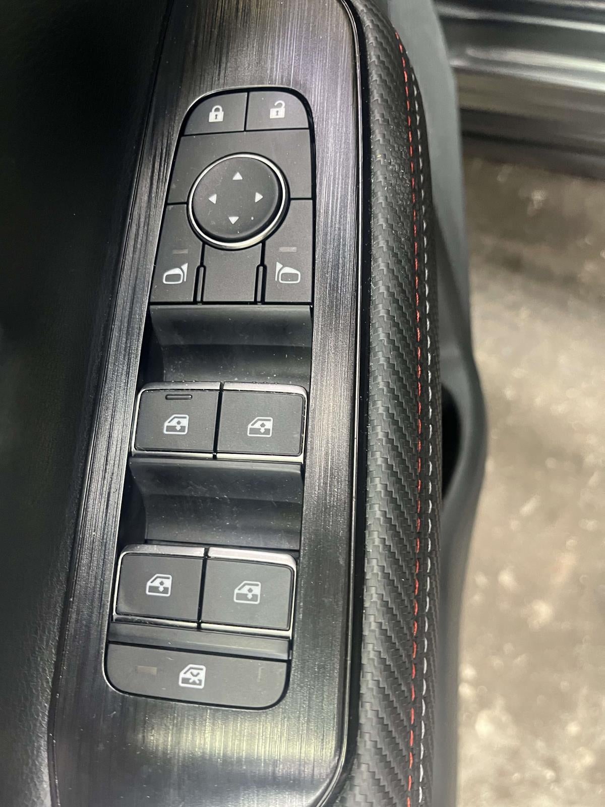 2025 Nissan Kicks SR Intelligent AWD