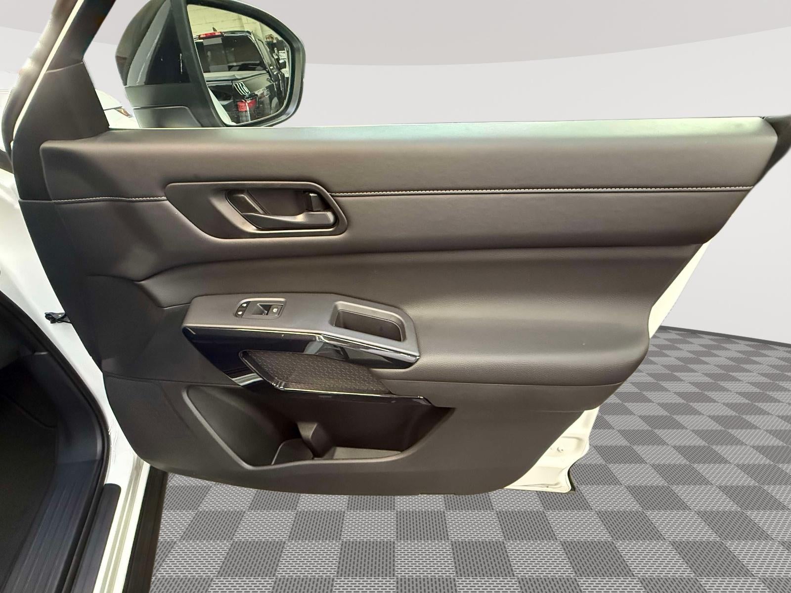 2025 Nissan Pathfinder S 4WD