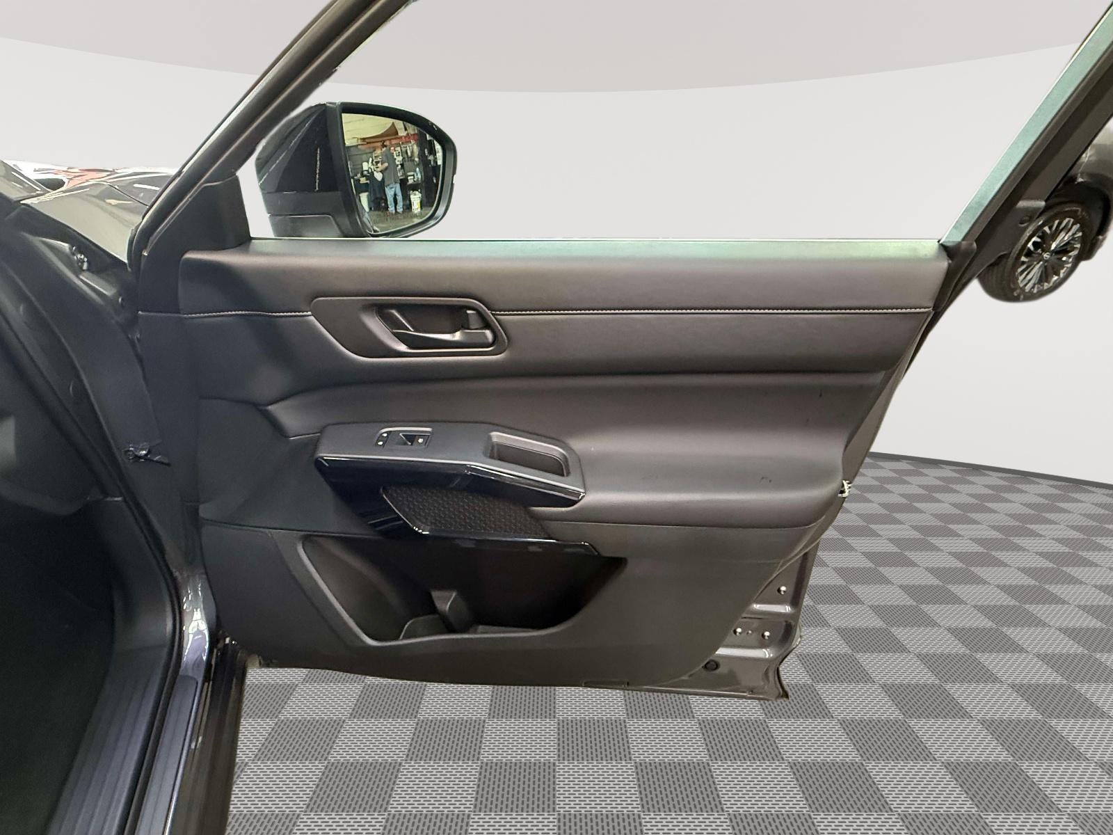 2024 Nissan Pathfinder S 4WD