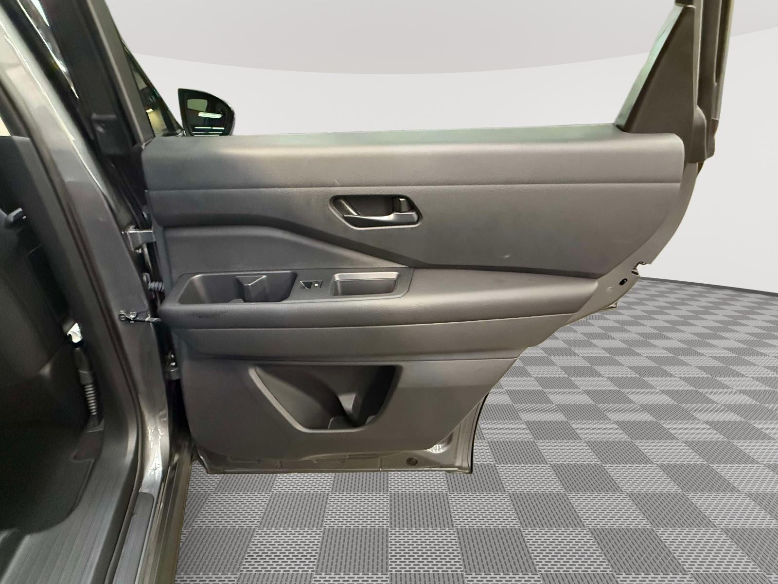 2024 Nissan Pathfinder S 4WD