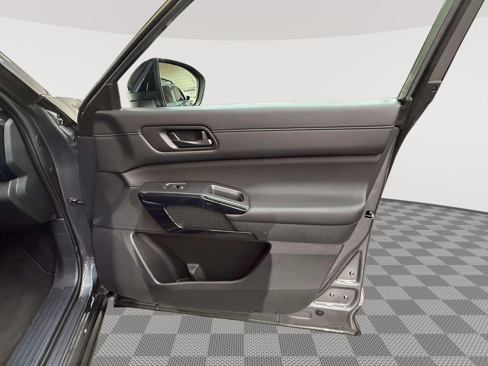 2025 Nissan Pathfinder S 4WD