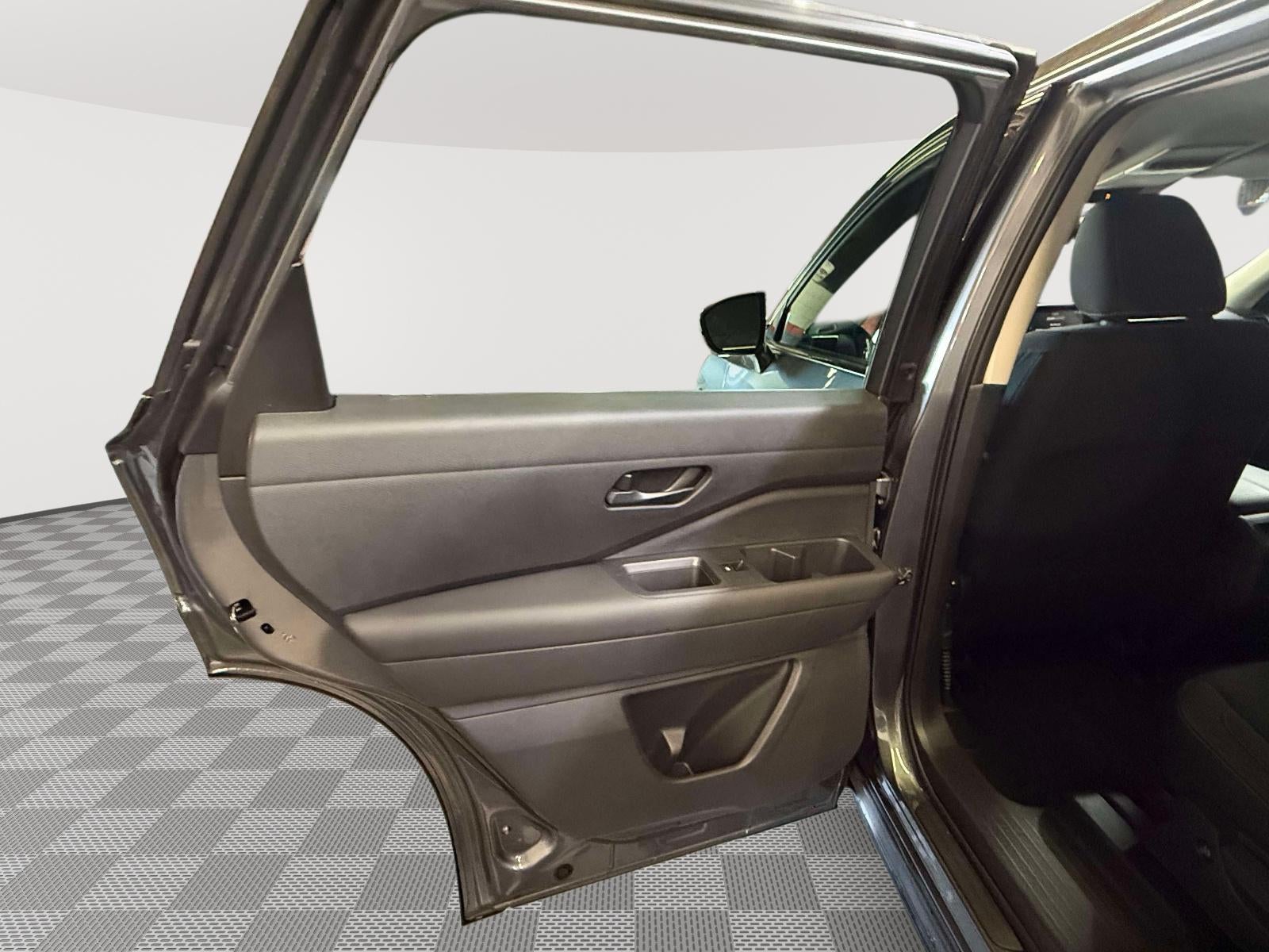 2025 Nissan Pathfinder S 4WD