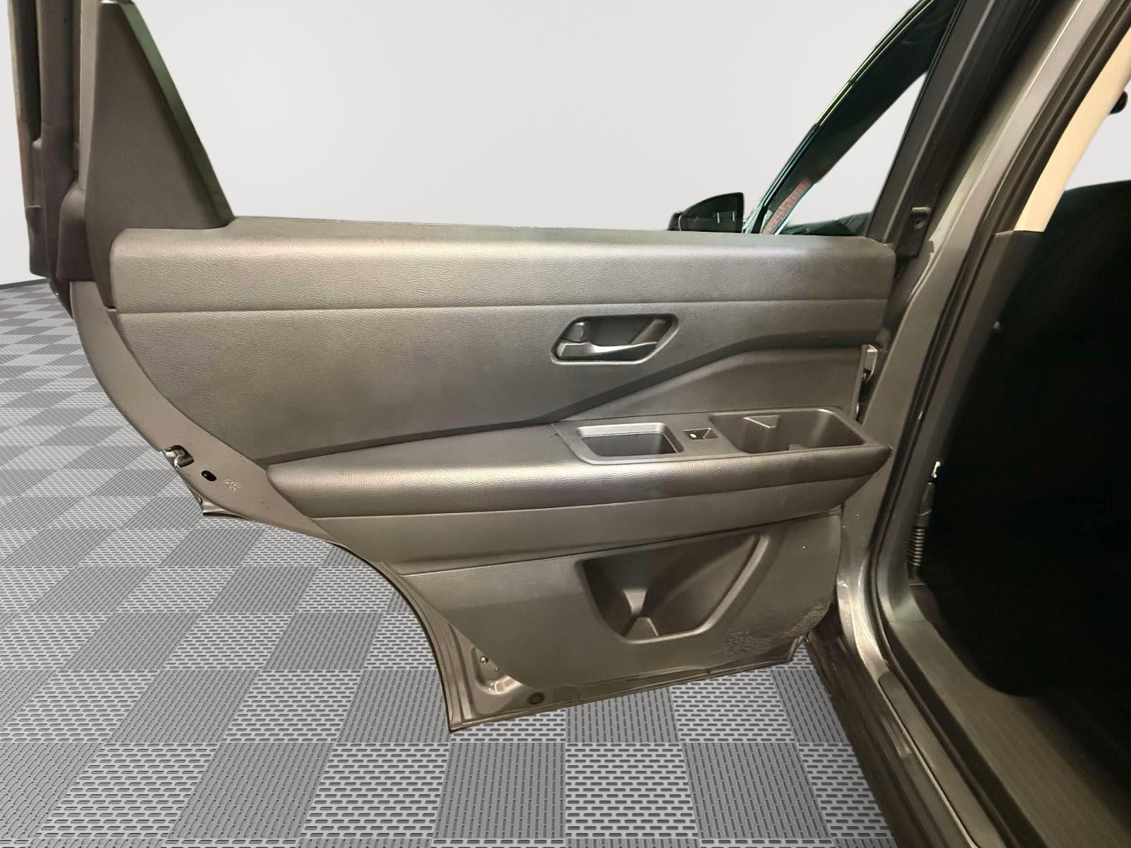 2024 Nissan Pathfinder SV FWD