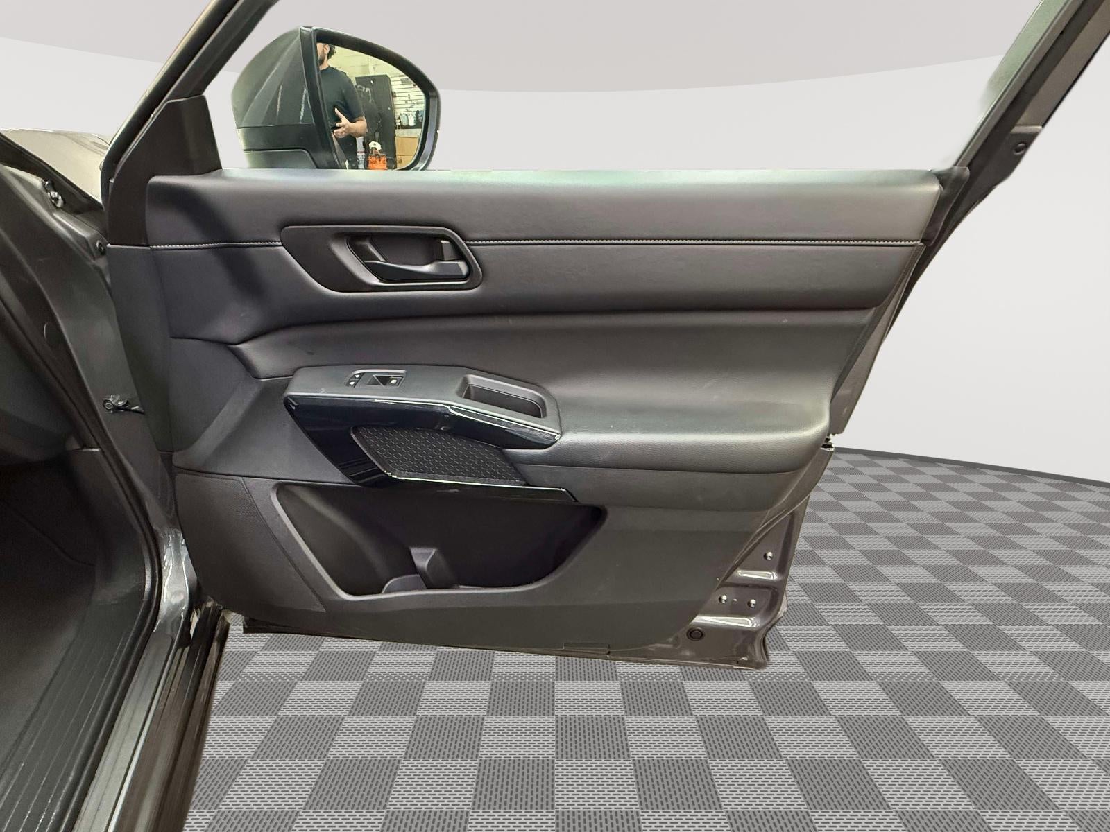 2023 Nissan Pathfinder SV 4WD