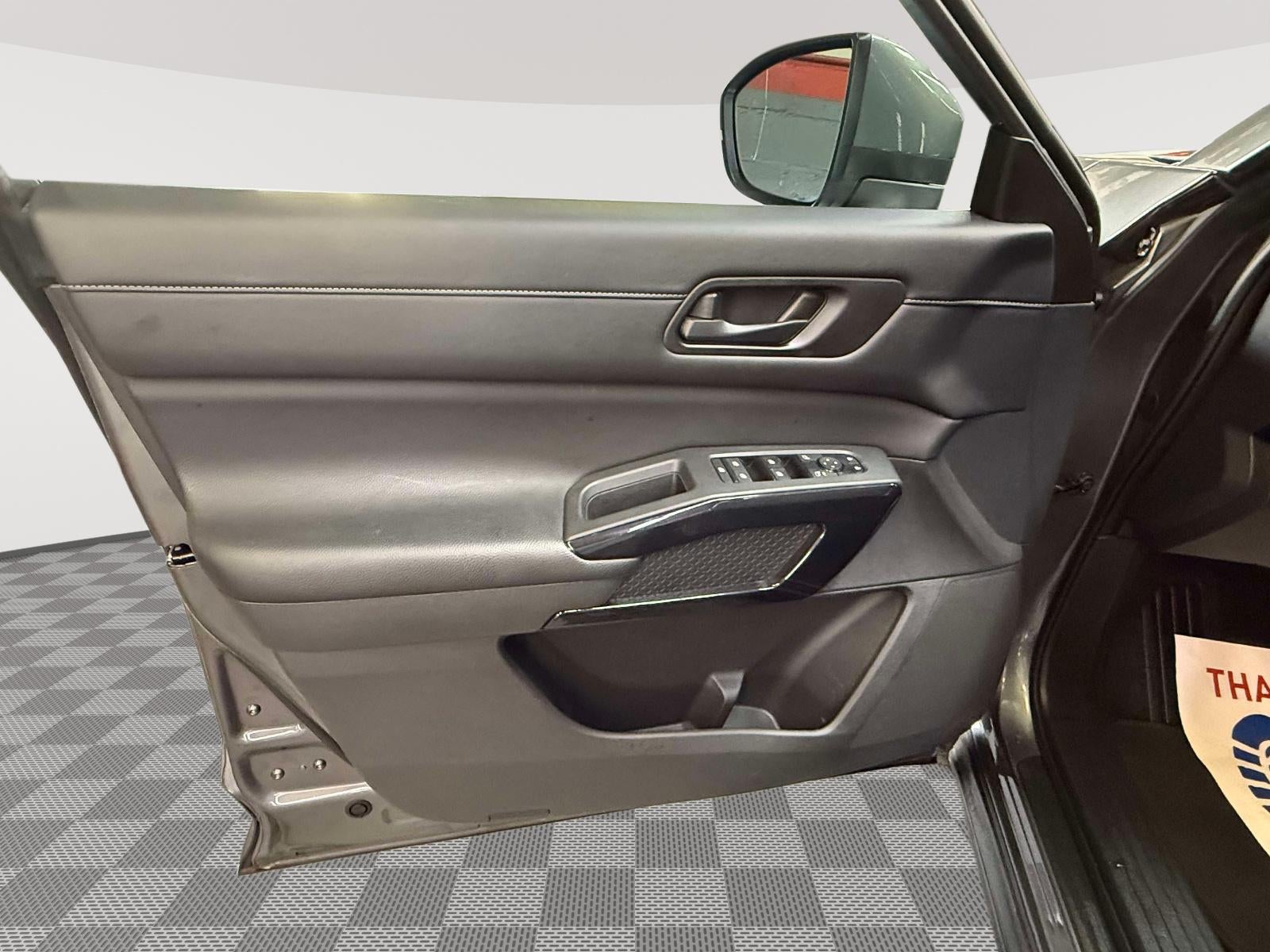 2023 Nissan Pathfinder SV 4WD