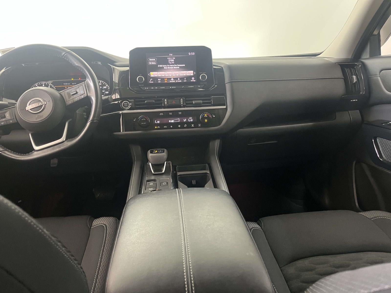 2022 Nissan Pathfinder SV