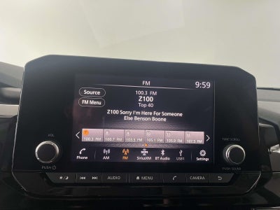 2022 Nissan Pathfinder SV