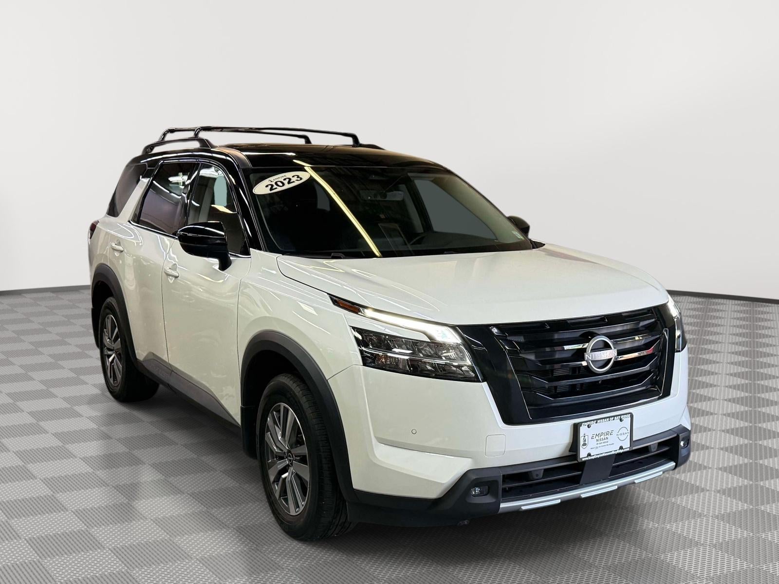 2023 Nissan Pathfinder SL 4WD