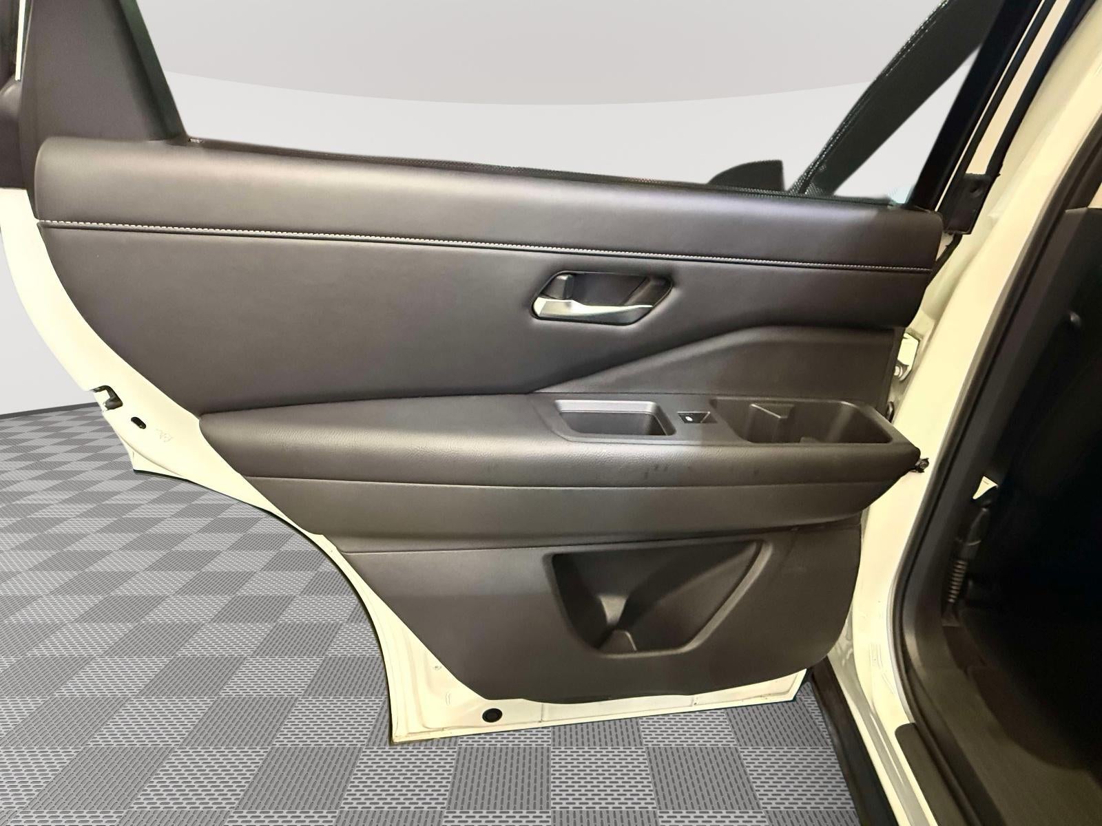 2023 Nissan Pathfinder SL 4WD