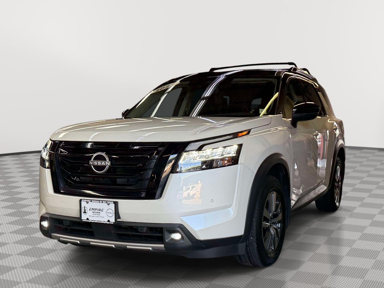 2023 Nissan Pathfinder SL 4WD