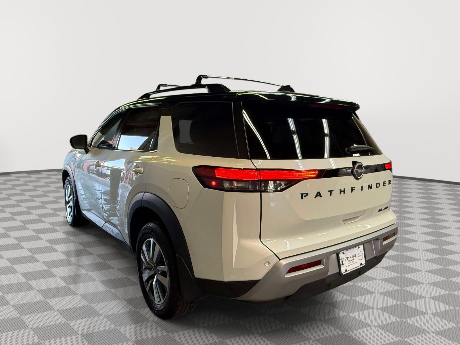2023 Nissan Pathfinder SL 4WD