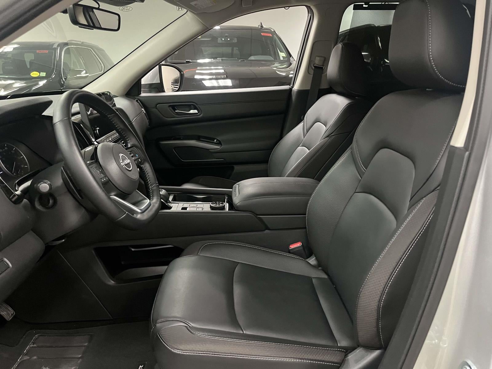 2025 Nissan Pathfinder SL 4WD