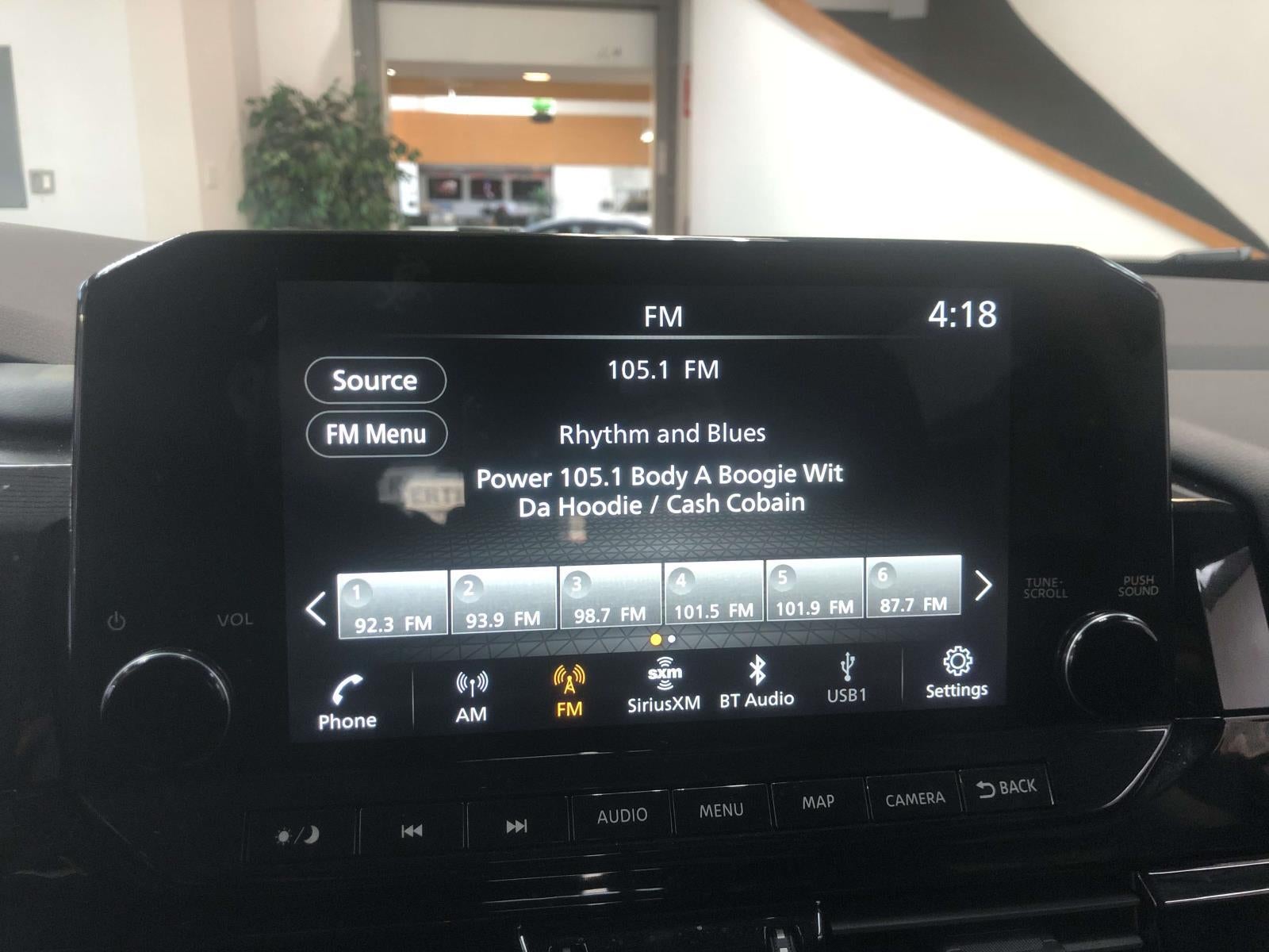 2023 Nissan Pathfinder SL 4WD