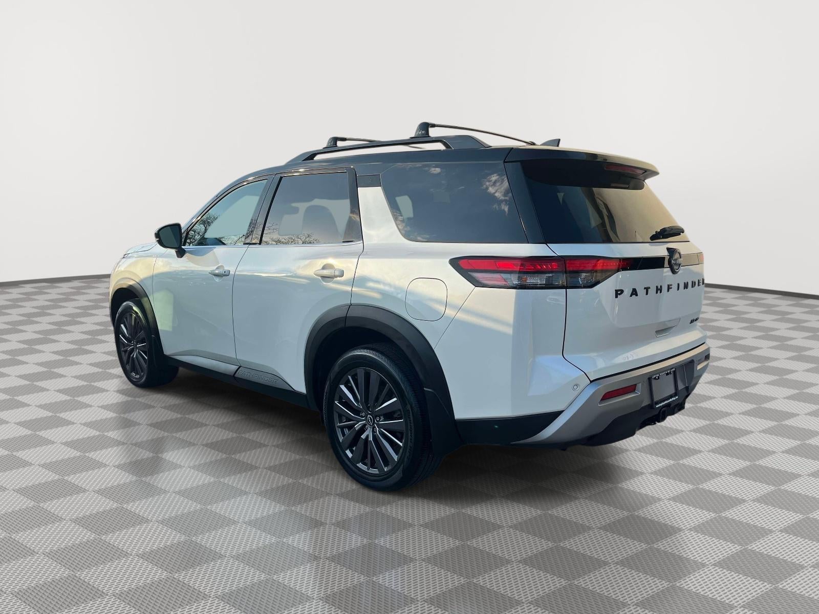 2023 Nissan Pathfinder SL 4WD