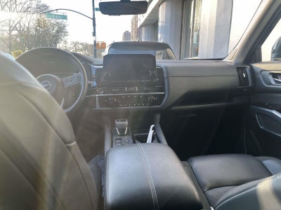 2024 Nissan Pathfinder SL 4WD