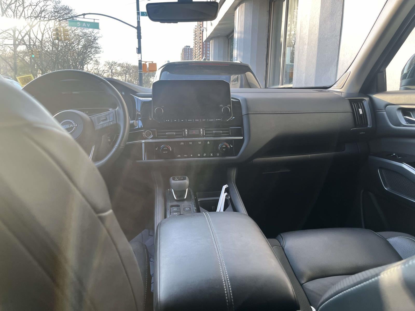 2024 Nissan Pathfinder SL 4WD