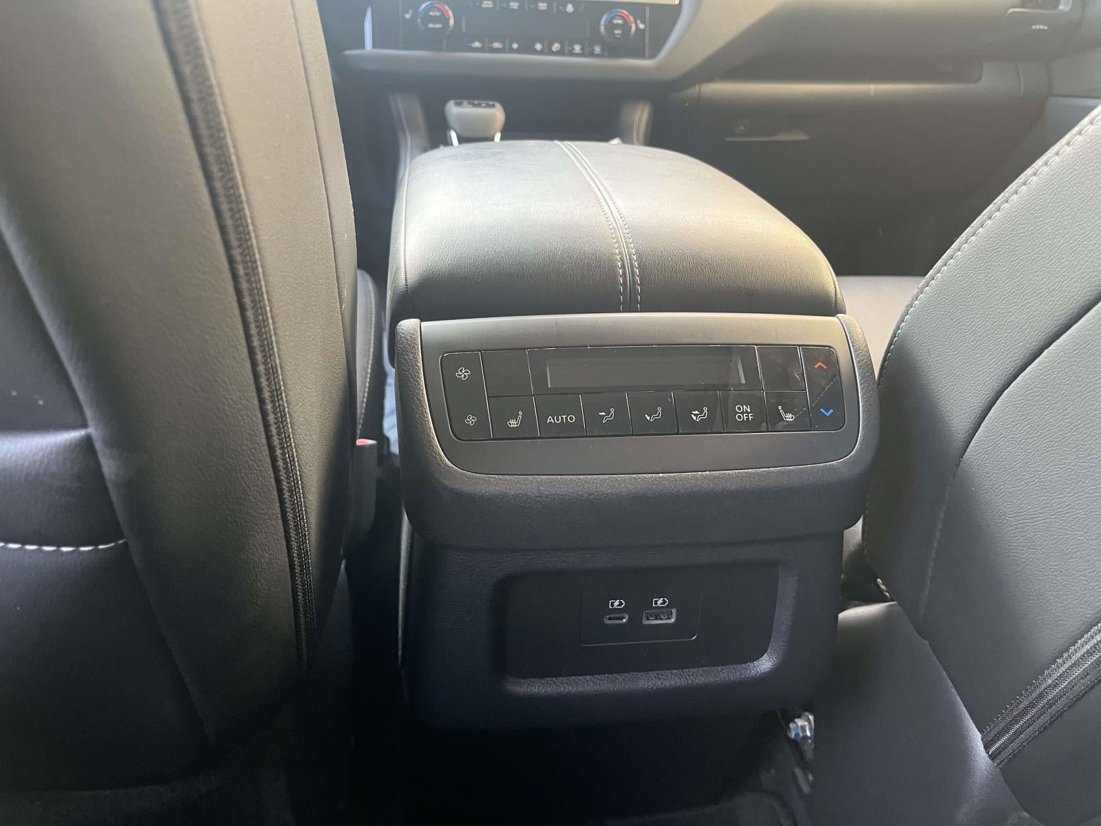 2024 Nissan Pathfinder SL 4WD