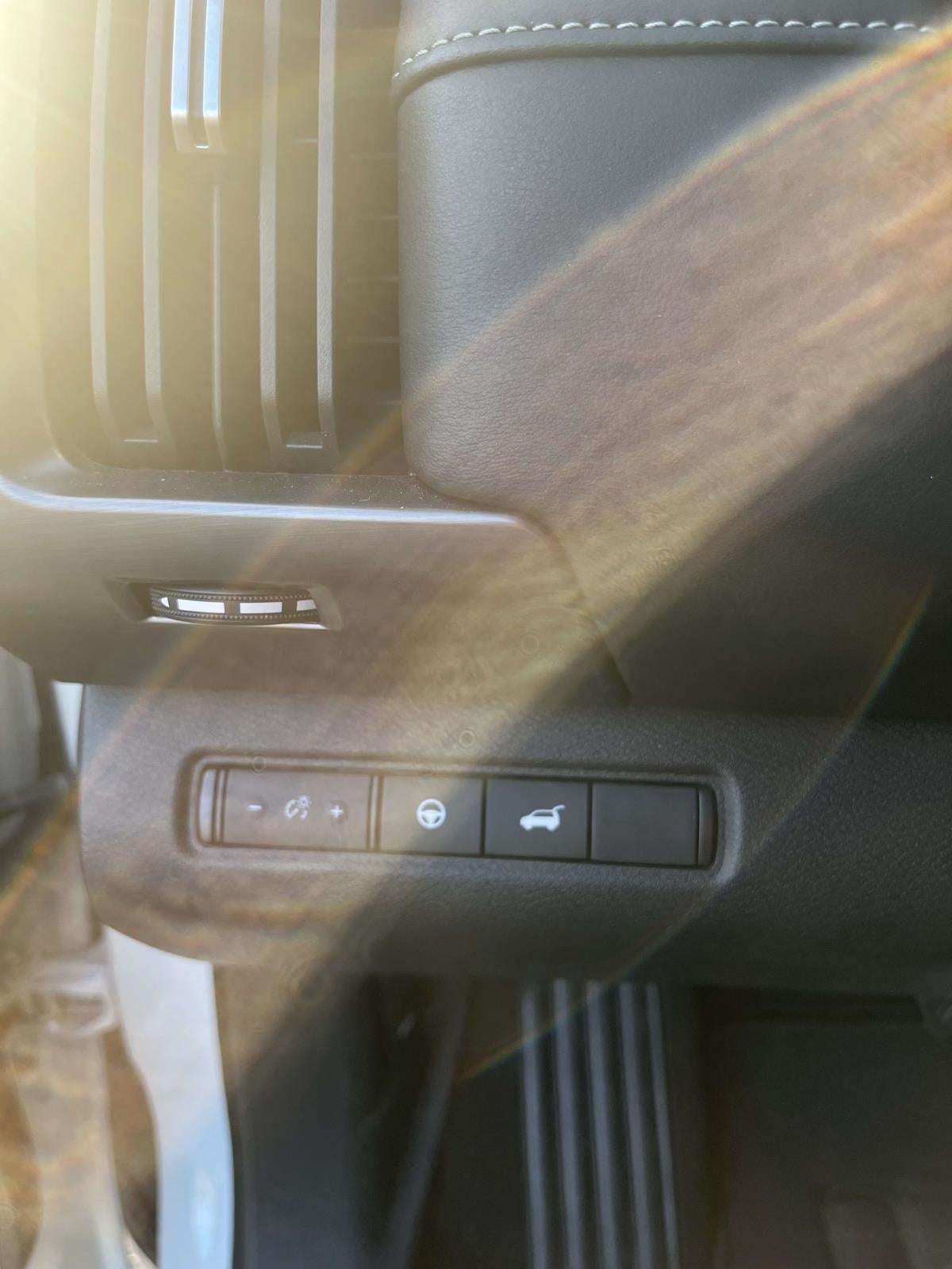 2024 Nissan Pathfinder SL 4WD